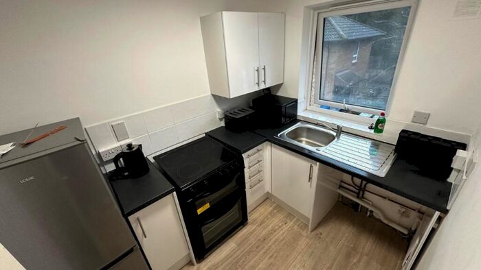 1 Bedroom Maisonette To Rent In Gadsbury Close, NW9