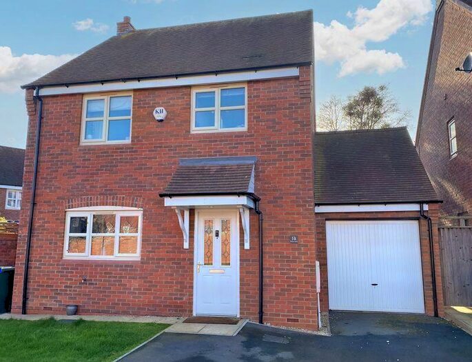 3 Bedroom Detached House For Sale In Pennycress Gardens, Stoke Orchard, GL52