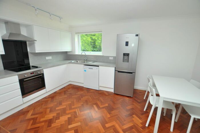 3 Bedroom Flat To Rent In Hilgay Court, Cross Lanes, Guildford, GU1