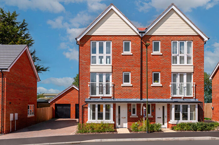 Detached House For Sale In Shopwhyke Road, Chichester, PO20