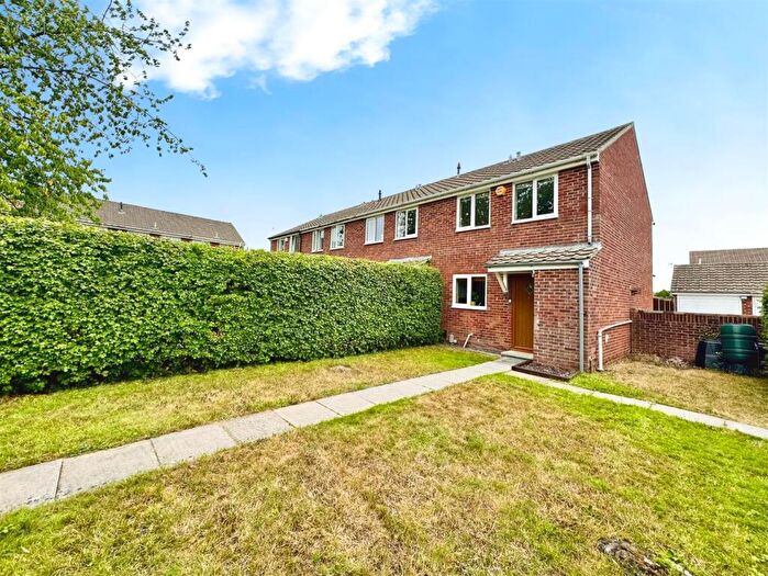 3 Bedroom End Of Terrace House For Sale In Holly Close, Bulwark, Chepstow, NP16