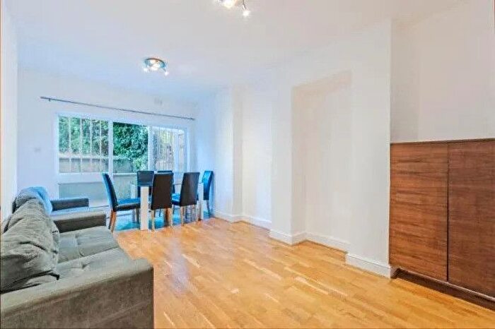 2 Bedroom Flat To Rent In Cavendish Road, Kilburn, NW6