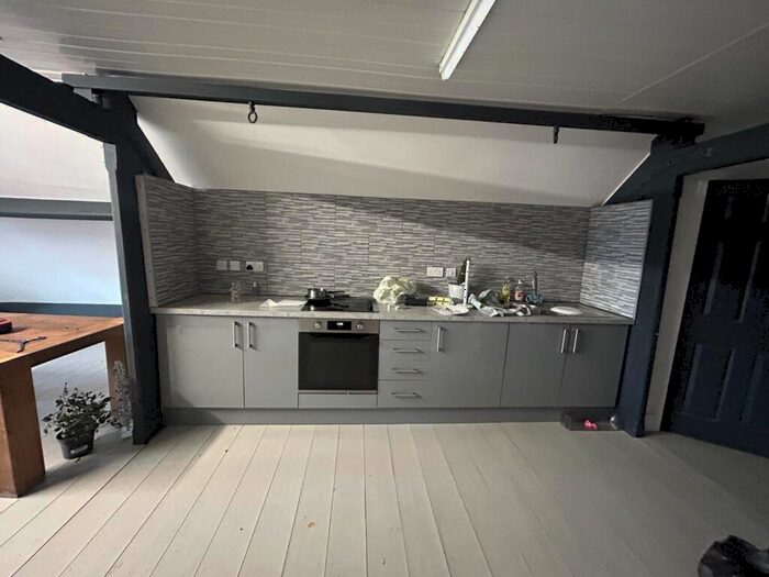 2 Bedroom Flat To Rent In Mansfield Road, Eastwood, Nottingham, NG16