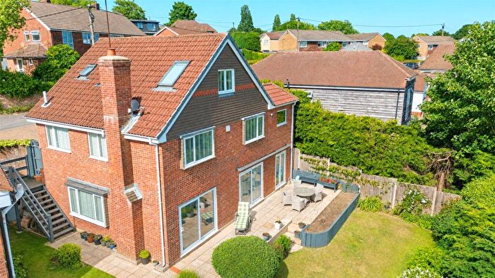4 Bedroom Detached House For Sale In Spring Lane, Farnham, Surrey, GU9