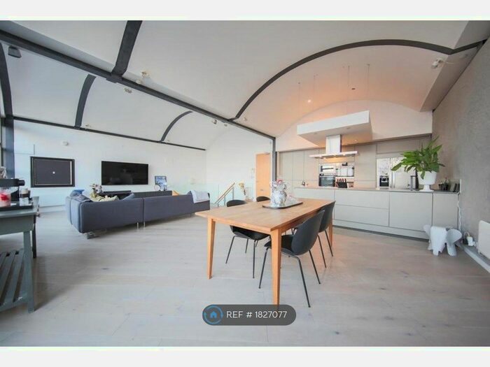 2 Bedroom Flat To Rent In Church Street, Manchester, M4