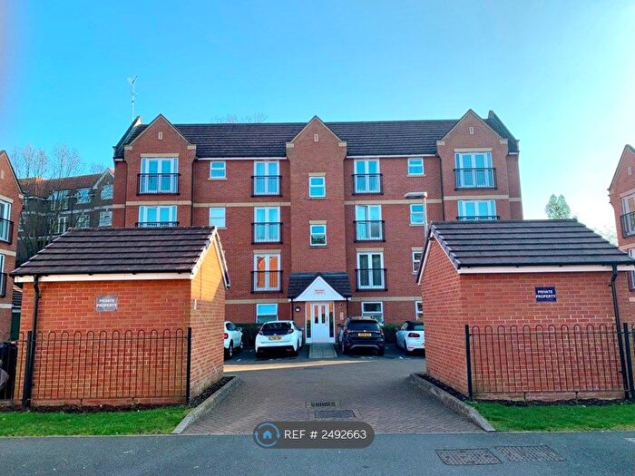 2 Bedroom Flat To Rent In Walton Road, Bushey, WD23