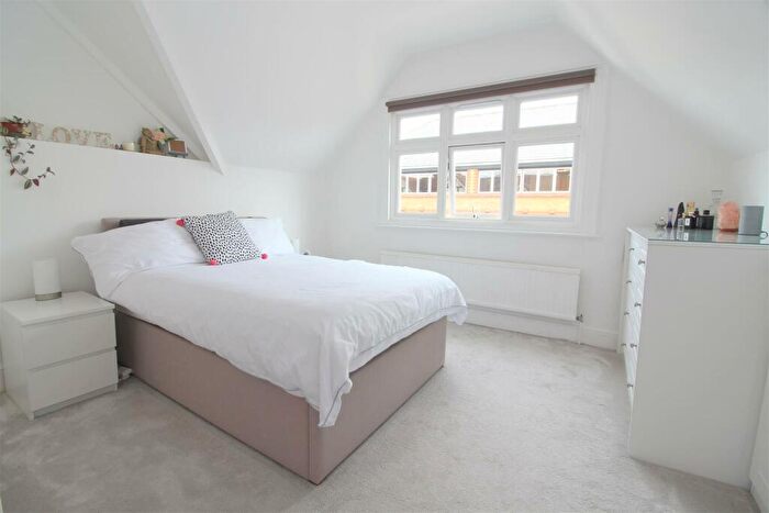 2 Bedroom Duplex To Rent In London Road, St. Albans, AL1