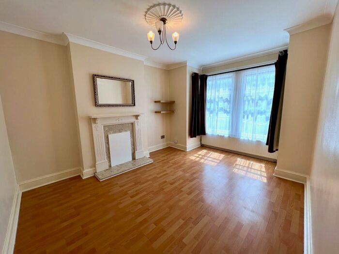 3 Bedroom House To Rent In Cranborne Road, Barking, IG11