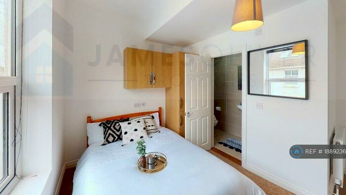 7 Bedroom Terraced House To Rent In Hudson Road, Southsea, PO5