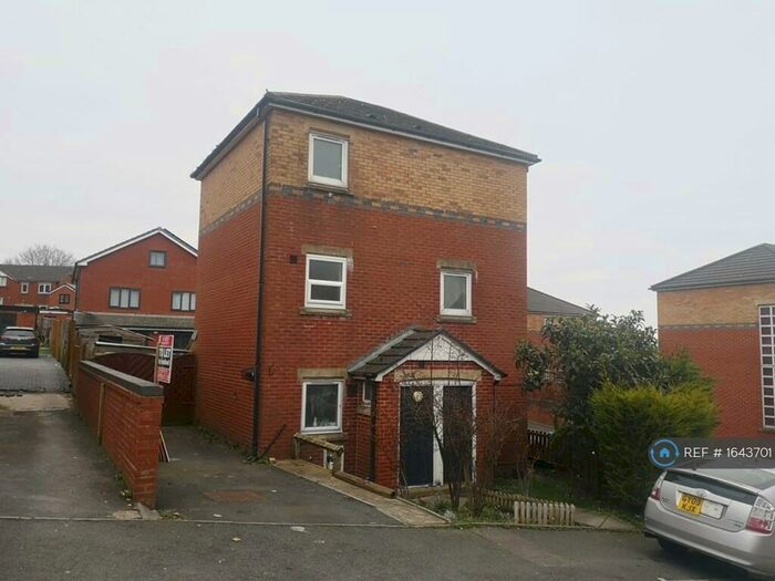 4 Bedroom Detached House To Rent In Troy Street, Blackburn, BB1