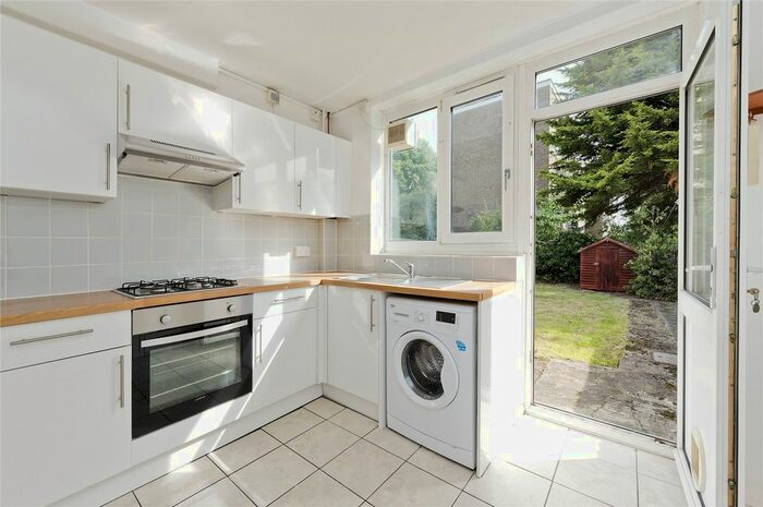 3 Bedroom Detached House To Rent In Barringer Square, London, SW17
