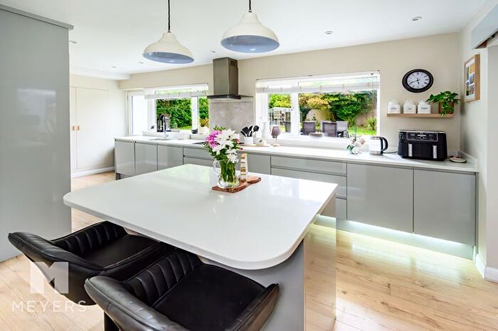 4 Bedroom Detached House For Sale In Woolsbridge Road, Ashley Heath, Ringwood, BH24
