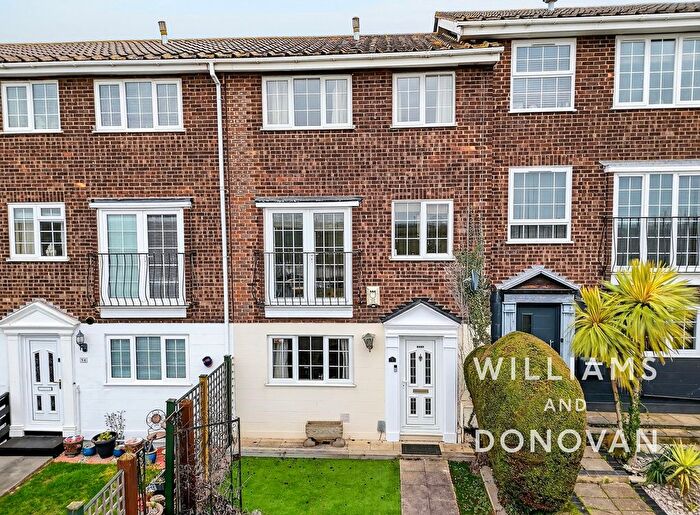 4 Bedroom Town House For Sale In The Terrace, South Benfleet, SS7