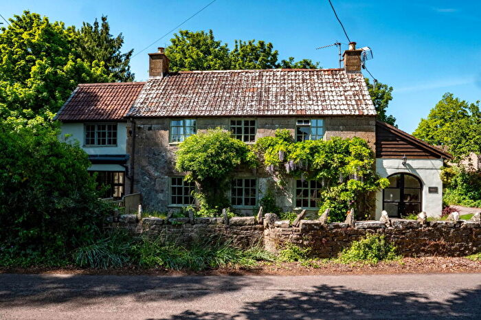 4 Bedroom Detached House For Sale In Chantry, Frome, BA11