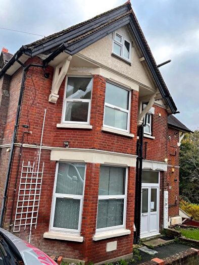 1 Bedroom Flat To Rent In Rectory Avenue, High Wycombe, HP13