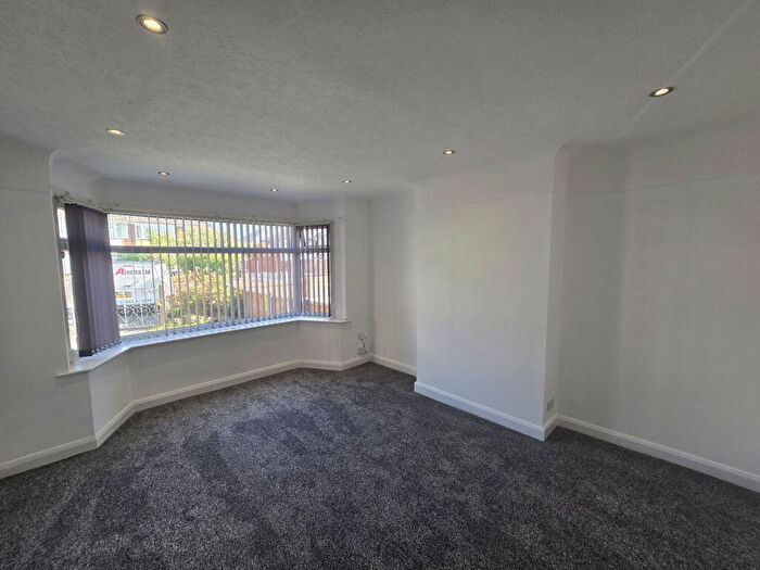 3 Bedroom Semi-Detached House To Rent In Virginia Grove, Lydiate, L31