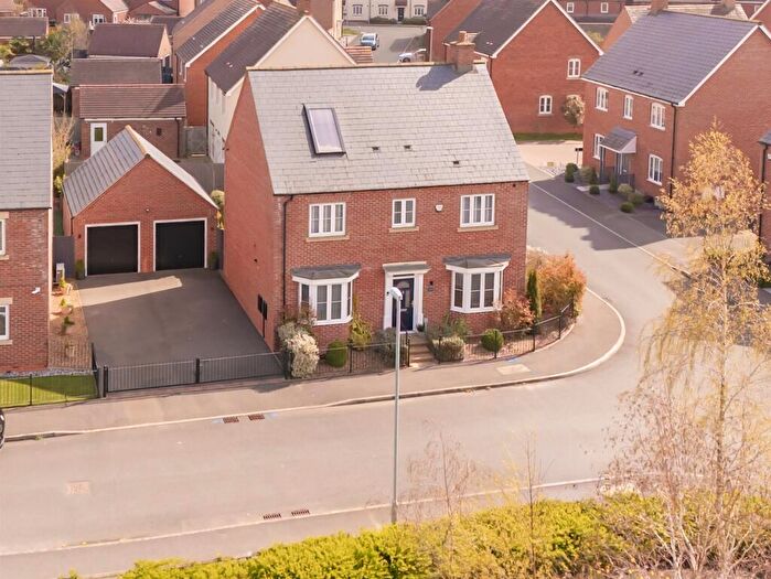 4 Bedroom Detached House For Sale In Salcey Street, Desborough, Kettering, NN14