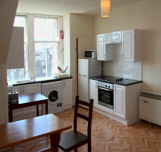 2 Bedroom Flat To Rent In Commercial Street, Dundee, DD1