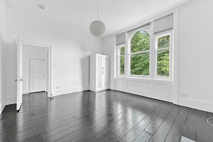 2 Bedroom Flat To Rent In Manor Park, Lewisham, SE13