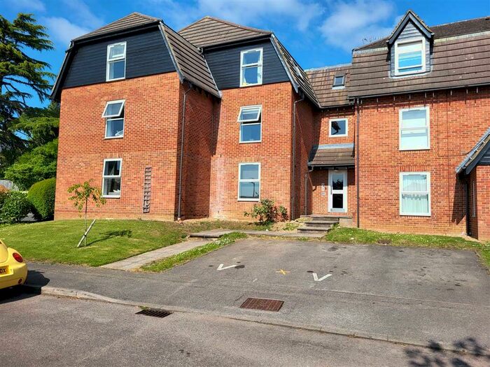 2 Bedroom Apartment To Rent In Millers Green Close, Enfield, EN2