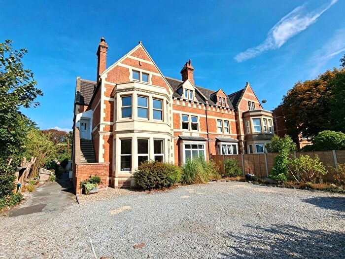 3 Bedroom Flat For Sale In Berrow Road, Burnham-On-Sea, Somerset, TA8