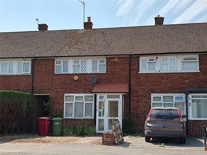 3 Bedroom Terraced House For Sale In Spencer Road, Slough, Berkshire, SL3