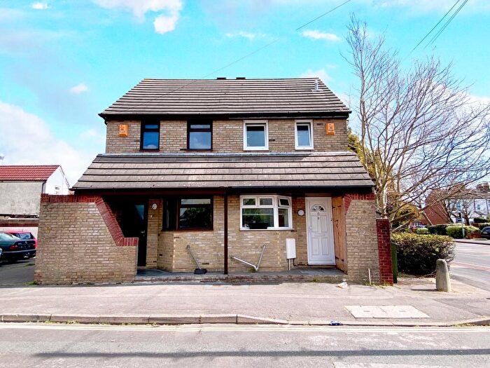 2 Bedroom House To Rent In Alver Road, Gosport, PO12