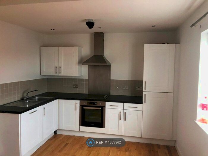 2 Bedroom Flat To Rent In Free School Lane, Halifax, HX1