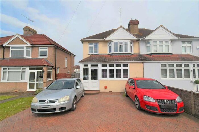 3 Bedroom Property To Rent In Main Road, Sutton At Hone, Dartford, DA4