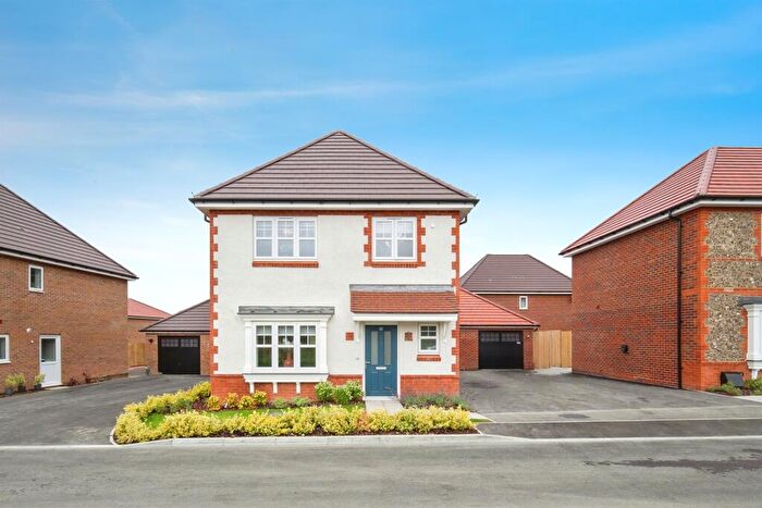 3 Bedroom Detached House For Sale In Sovereign Gate, Overton, Basingstoke, RG25