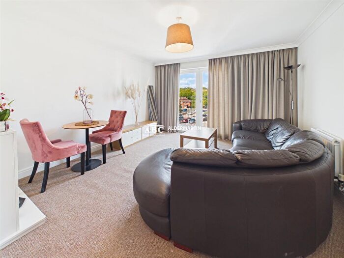 2 Bedroom Flat To Rent In Langstone Way, London, NW7