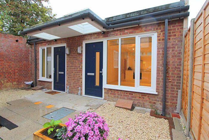 1 Bedroom Flat To Rent In Padna Mews, Hatfield Road, St Albans, Herts, AL1