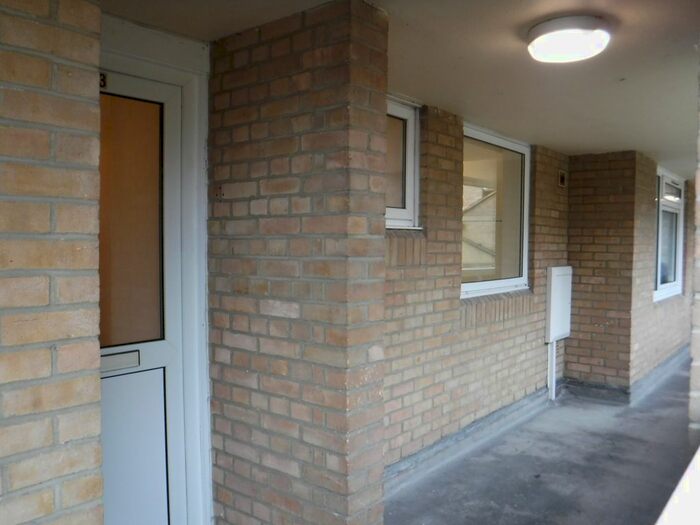 2 Bedroom Flat To Rent In White Lion Walk, Gosport, PO12