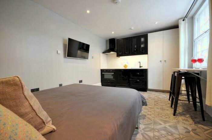 Studio To Rent In Gloucester Place, London, NW1