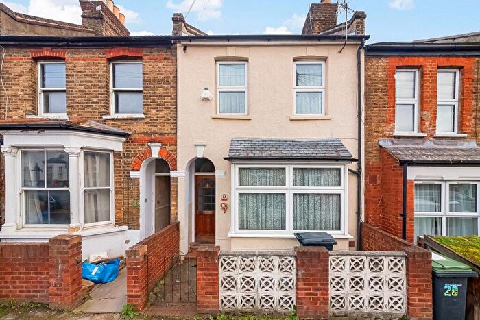3 Bedroom House For Sale In Larkbere Road, Sydenham, London, SE26