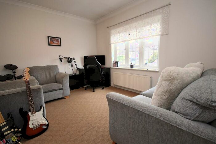 4 Bedroom Detached House For Sale In Main Road, Hextable, Swanley, BR8