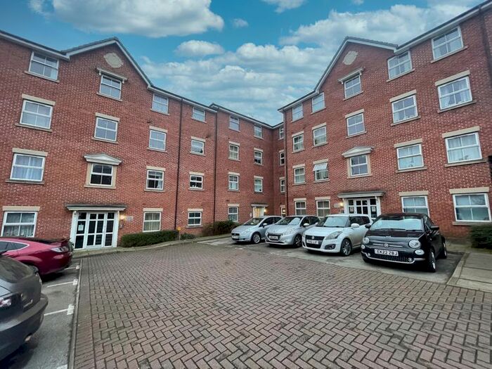2 Bedroom Flat For Sale In Allenby Close, Lincoln, LN3