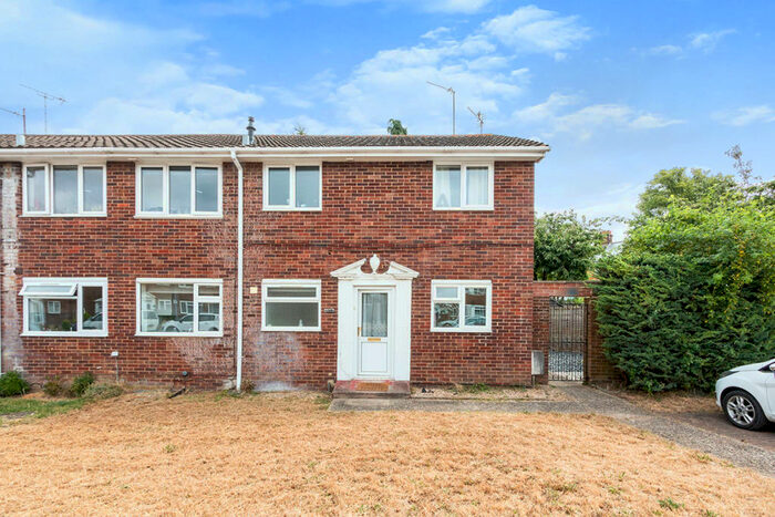 2 Bedroom End Of Terrace House To Rent In Penrith Road, Basingstoke, Hampshire, RG21