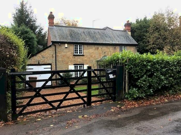 3 Bedroom Character Property To Rent In Brook Lane, GU5