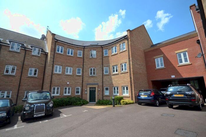 2 Bedroom Flat To Rent In The Campus, Loughton IG10