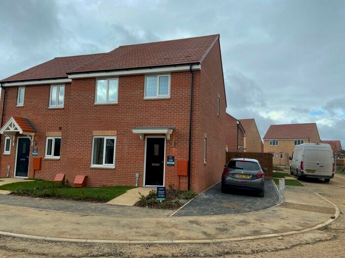 3 Bedroom Semi-Detached House To Rent In Towcester Court, Bourne, PE10