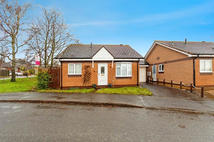2 Bedroom Detached Bungalow For Sale In Chater Close, Leicester, LE5