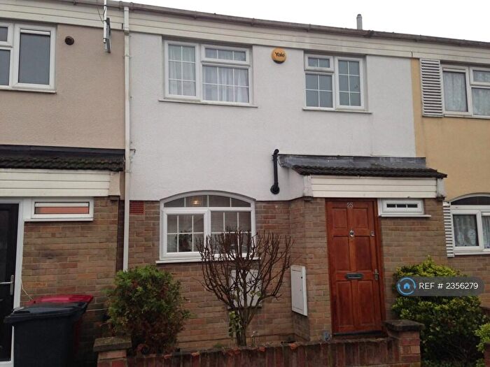 3 Bedroom Terraced House To Rent In Newchurch Road, Slough, SL2