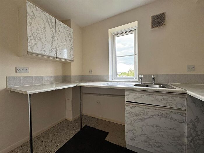 1 Bedroom Flat For Sale In Lewes Close, Grays, RM17