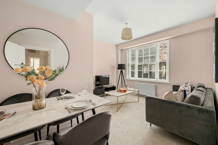 2 Bedroom Flat To Rent In Dolphin Square, London, SW1V