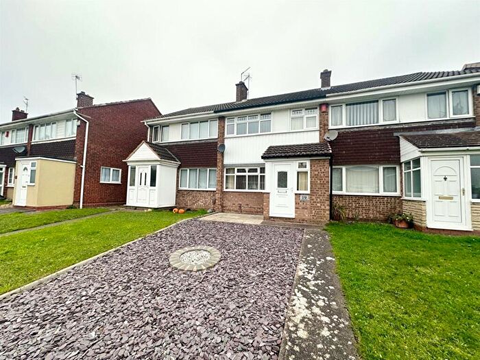 3 Bedroom House To Rent In Blakeley Walk, Dudley, DY2