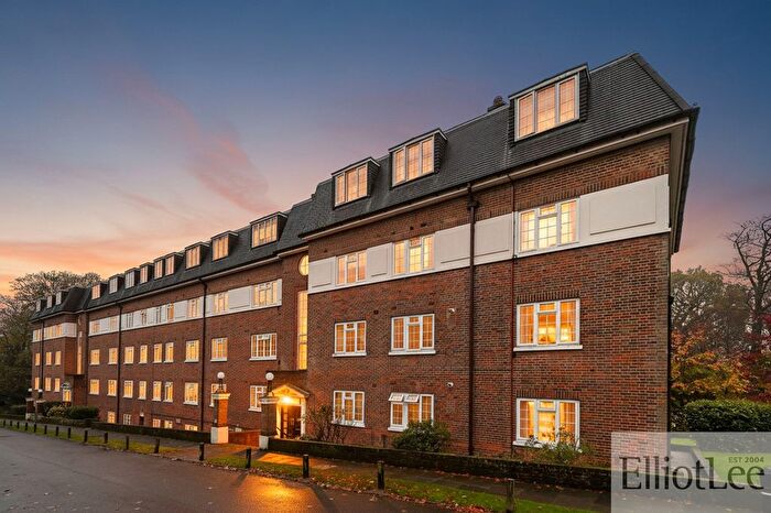 2 Bedroom Flat To Rent In Herga Court, Sudbury Hill, Harrow, HA1