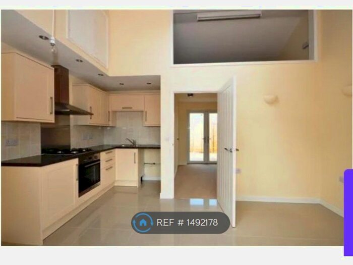 1 Bedroom Semi-Detached House To Rent In Lynwood Road, Saltdean, Brighton, BN2