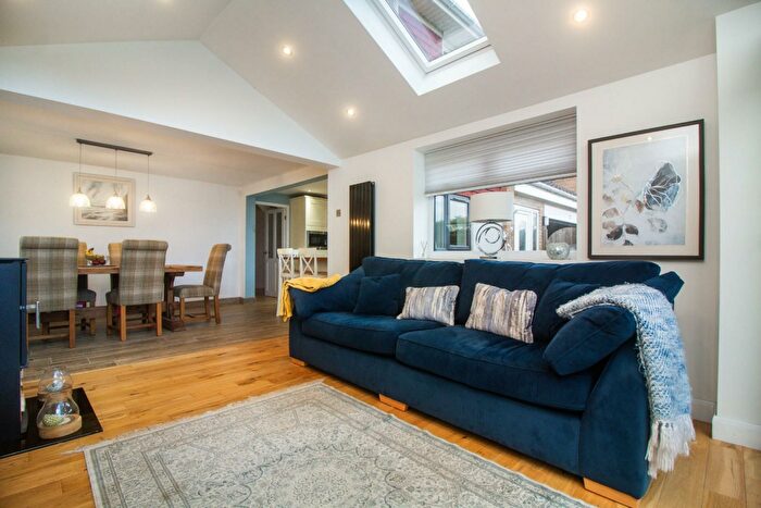 5 Bedroom Detached House For Sale In Juniper Walk, Newcastle Upon Tyne, NE5