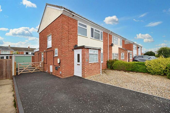 3 Bedroom Semi-Detached House For Sale In Wymondham, NR18